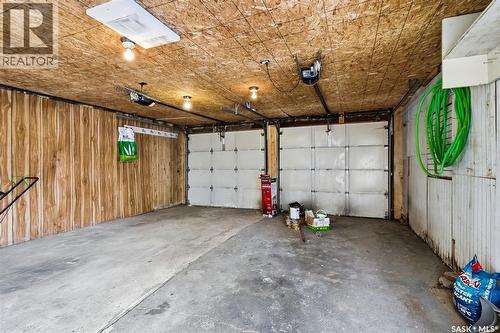 745 Elphinstone Street, Regina, SK - Indoor Photo Showing Garage
