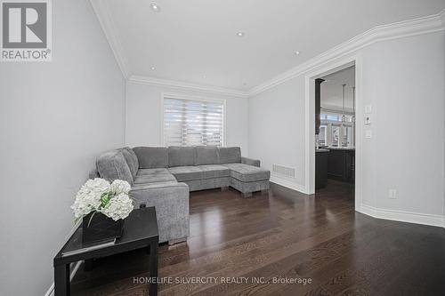 8 Mitchell Crescent, Mono, ON - Indoor Photo Showing Living Room