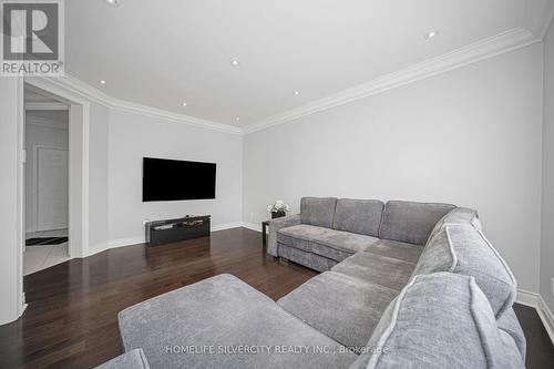 8 Mitchell Crescent, Mono, ON - Indoor Photo Showing Living Room