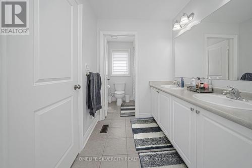 8 Mitchell Crescent, Mono, ON - Indoor Photo Showing Bathroom