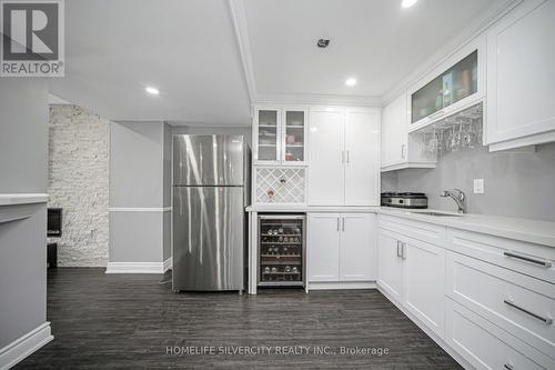 8 Mitchell Crescent, Mono, ON - Indoor Photo Showing Kitchen