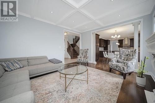 8 Mitchell Crescent, Mono, ON - Indoor Photo Showing Living Room