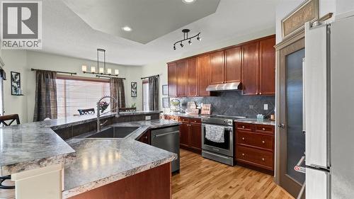 189 Rockyspring Terrace Nw, Calgary, AB - Indoor Photo Showing Kitchen With Stainless Steel Kitchen With Upgraded Kitchen