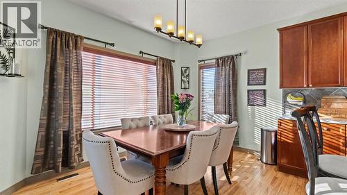 189 Rockyspring Terrace Nw, Calgary, AB - Indoor Photo Showing Dining Room