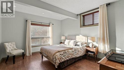 189 Rockyspring Terrace Nw, Calgary, AB - Indoor Photo Showing Bedroom