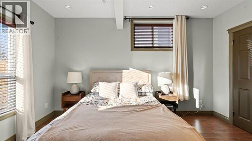 189 Rockyspring Terrace Nw, Calgary, AB - Indoor Photo Showing Bedroom