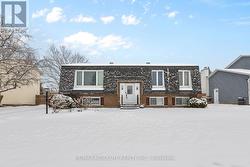 33 OWLSHEAD ROAD  Ottawa, ON K0A 3P0