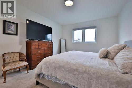 246 4A Street, Stirling, AB - Indoor Photo Showing Bedroom