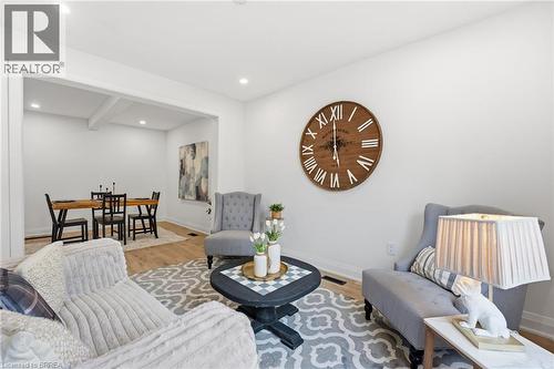 55 Jones Street, Hamilton, ON - Indoor Photo Showing Living Room