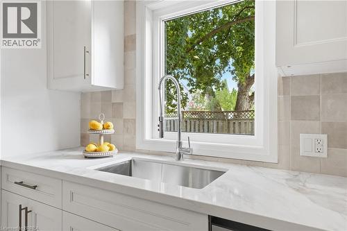 55 Jones Street, Hamilton, ON - Indoor Photo Showing Kitchen