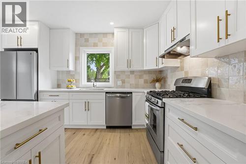 55 Jones Street, Hamilton, ON - Indoor Photo Showing Kitchen With Upgraded Kitchen
