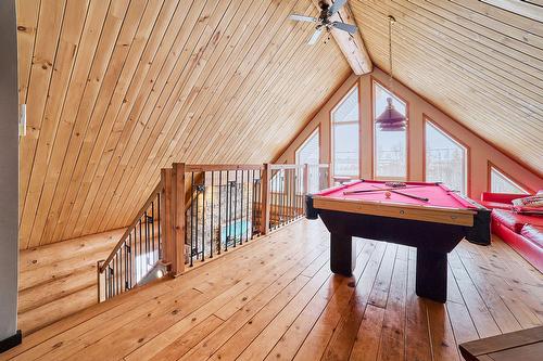Mezzanine - 472 Ch. Champigny, Larouche, QC - Indoor Photo Showing Other Room