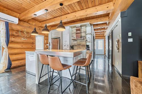 Cuisine - 472 Ch. Champigny, Larouche, QC - Indoor Photo Showing Dining Room