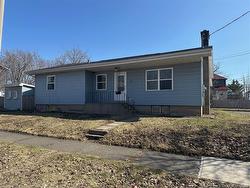 118 Melville  Moncton, NB E1C 3T4