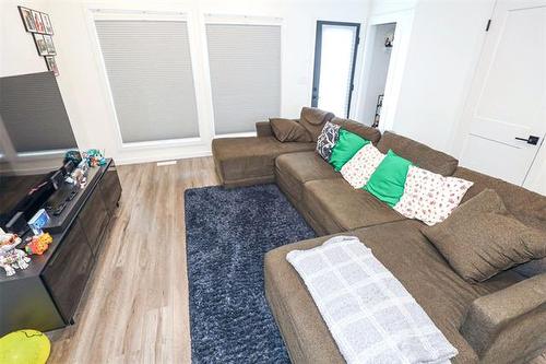 204 Grey Heron Dr, Winnipeg, MB 