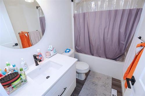 204 Grey Heron Dr, Winnipeg, MB 