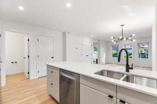 11939  101 Street, Edmonton, AB - Indoor Photo Showing Kitchen With Double Sink