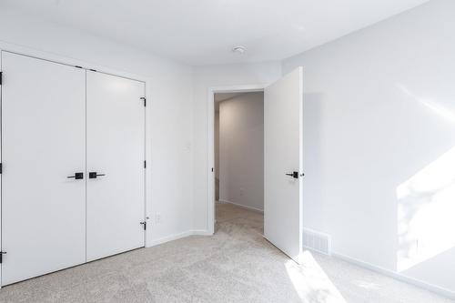 11939  101 Street, Edmonton, AB - Indoor Photo Showing Other Room