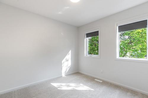 11939  101 Street, Edmonton, AB - Indoor Photo Showing Other Room