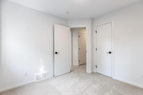 11939  101 Street, Edmonton, AB - Indoor Photo Showing Other Room