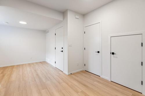 11939  101 Street, Edmonton, AB - Indoor Photo Showing Other Room