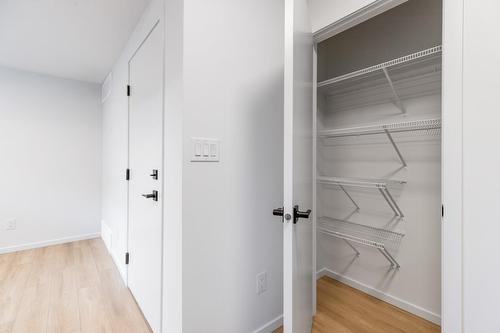 11939  101 Street, Edmonton, AB - Indoor Photo Showing Other Room