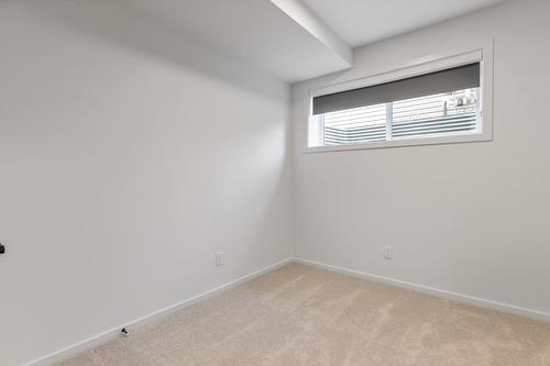 11939  101 Street, Edmonton, AB - Indoor Photo Showing Other Room