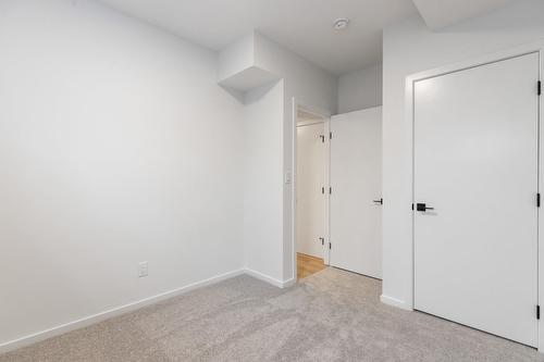 11939  101 Street, Edmonton, AB - Indoor Photo Showing Other Room