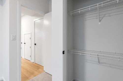 11939  101 Street, Edmonton, AB - Indoor With Storage