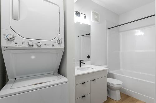 11939  101 Street, Edmonton, AB - Indoor Photo Showing Laundry Room