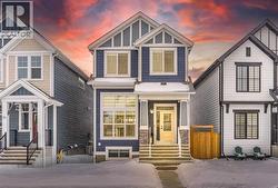 89 Magnolia Grove SE  Calgary, AB T3M 3S3