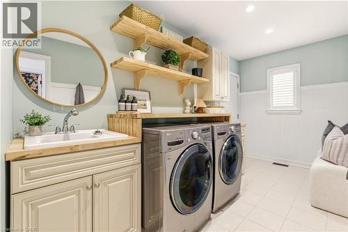 640 George Street, Burlington, ON - Indoor Photo Showing Laundry Room