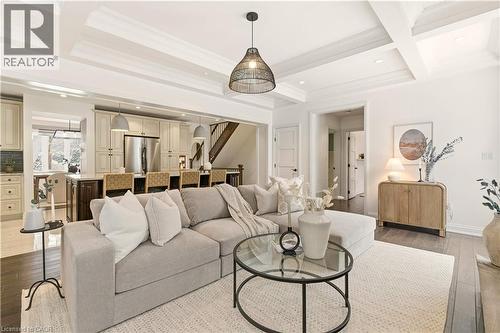 640 George Street, Burlington, ON - Indoor Photo Showing Living Room