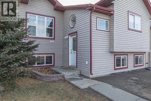 263 Upland Avenue, Brooks, AB - Outdoor