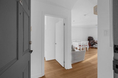 Mud Room - 92-3465 Ch. De La Côte-Des-Neiges, Montréal (Ville-Marie), QC - Indoor Photo Showing Other Room