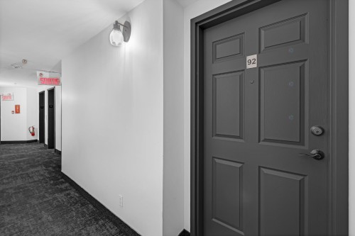 Entry - 92-3465 Ch. De La Côte-Des-Neiges, Montréal (Ville-Marie), QC - Indoor Photo Showing Other Room