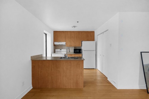 Kitchen - 92-3465 Ch. De La Côte-Des-Neiges, Montréal (Ville-Marie), QC - Indoor Photo Showing Kitchen