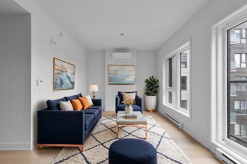 606-2030 Rue Lucien-Thimens  Montréal (Saint-Laurent), QC H4R 0T3