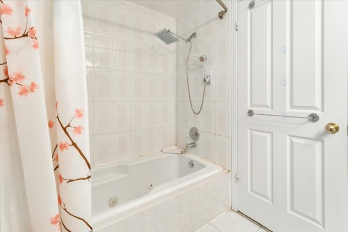 Salle de bains - 7314 Rue Chouinard, Montréal (Lasalle), QC - Indoor Photo Showing Bathroom