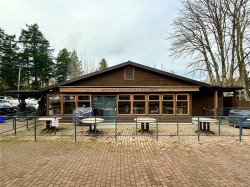 101-5325 Cordova Bay Rd  Saanich, BC V8Y 2L3