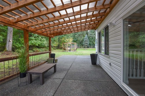 8868 Erickson Pl, Black Creek, BC 