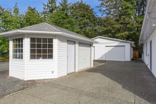 8868 Erickson Pl, Black Creek, BC 