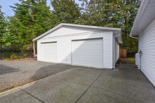8868 Erickson Pl, Black Creek, BC 