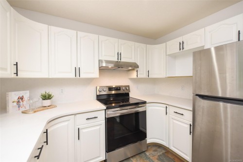 8868 Erickson Pl, Black Creek, BC 