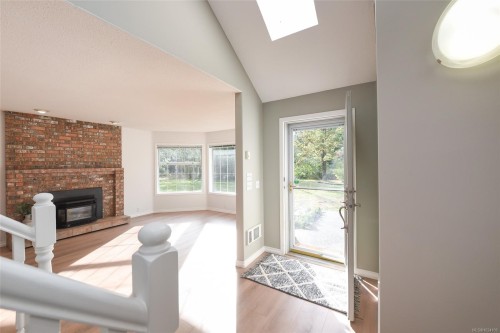8868 Erickson Pl, Black Creek, BC 