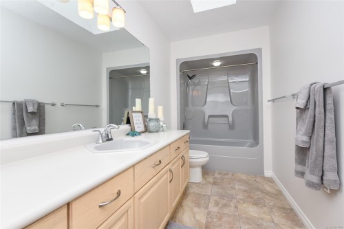8868 Erickson Pl, Black Creek, BC 
