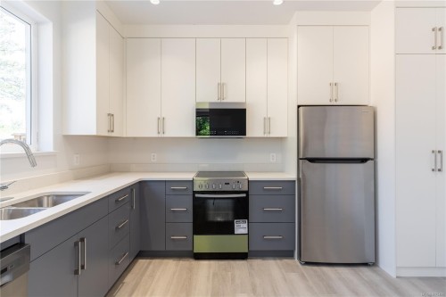 231 Heddle Ave, View Royal, BC 