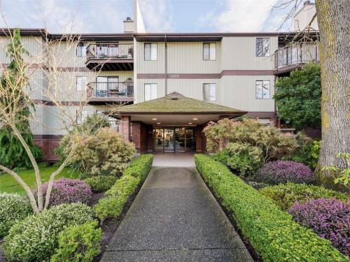 209-1655 Begbie St  Victoria, BC V8R 1L4