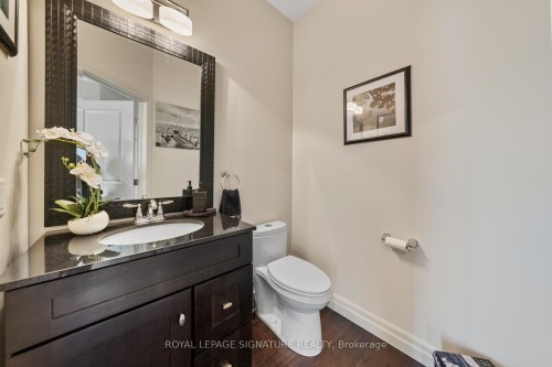 704 Robert Ferrie Drive, Kitchener, ON - Indoor Photo Showing Bathroom