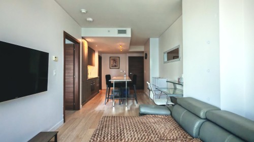 Salon - 2707-1450 Boul. René-Lévesque O., Montréal (Ville-Marie), QC - Indoor